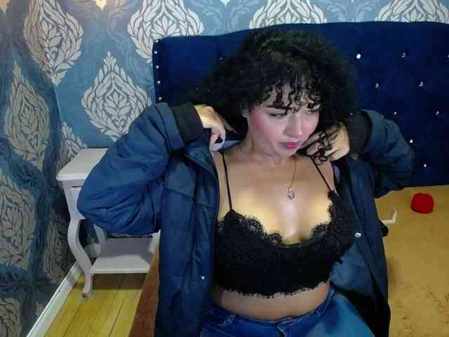 Модель: sofiacowperx