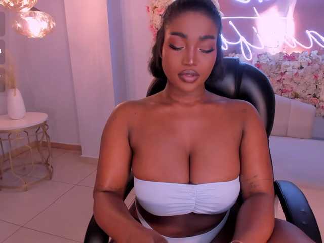 SavannahStorm's BongaCams show and profile