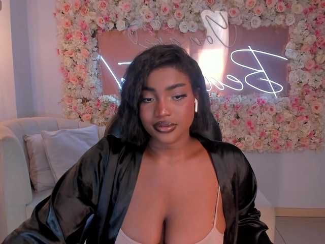 SavannahStorm's BongaCams show and profile
