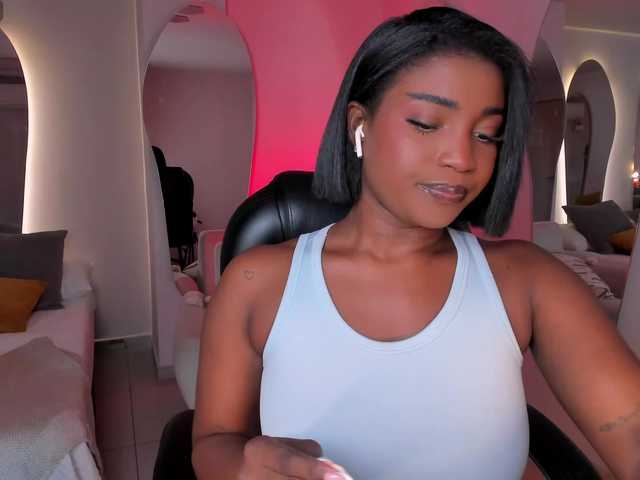 SavannahStorm's BongaCams show and profile