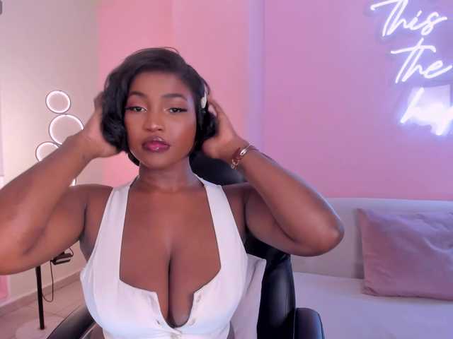 SavannahStorm's BongaCams show and profile