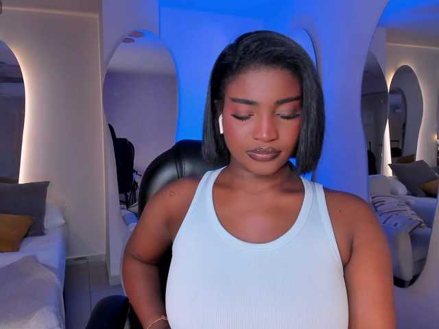 SavannahStorm's BongaCams show and profile