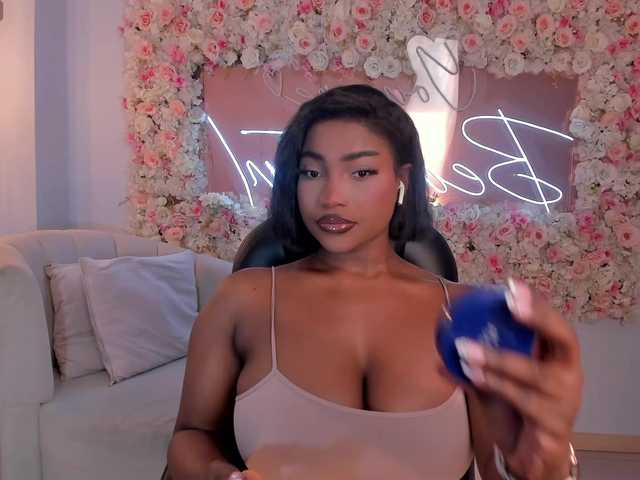 SavannahStorm's BongaCams show and profile