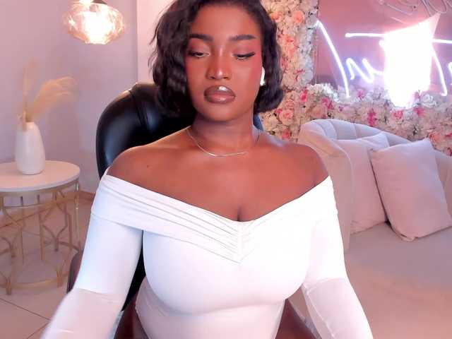 SavannahStorm's BongaCams show and profile