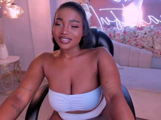 SavannahStorm's BongaCams show and profile