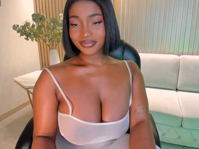 SavannahStorm's BongaCams show and profile