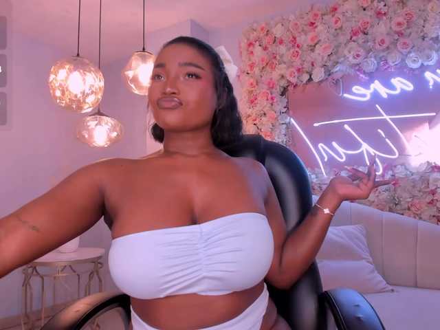 SavannahStorm's BongaCams show and profile