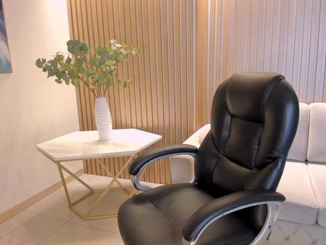 SavannahStorm's BongaCams show and profile