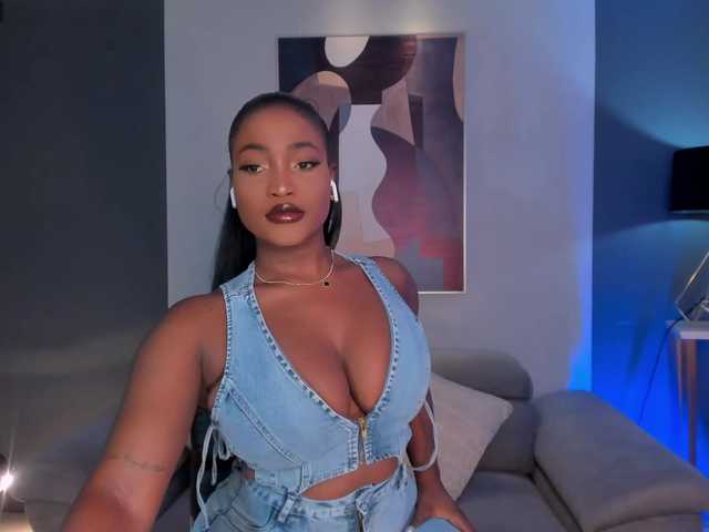 SavannahStorm's BongaCams show and profile