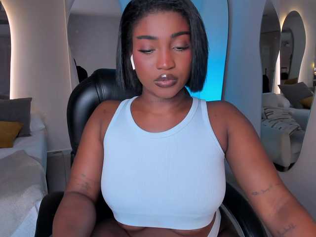 SavannahStorm's BongaCams show and profile