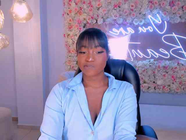 SavannahStorm Live Webcam on BongaCams