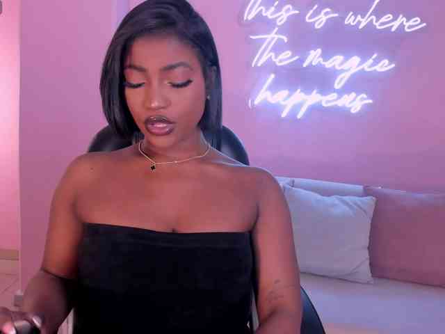 SavannahStorm Live Webcam on BongaCams