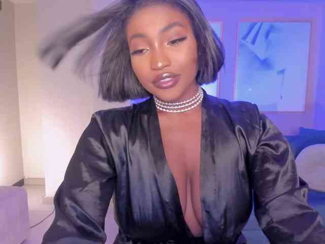 SavannahStorm Live Webcam on BongaCams