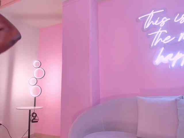 SavannahStorm Live Webcam on BongaCams