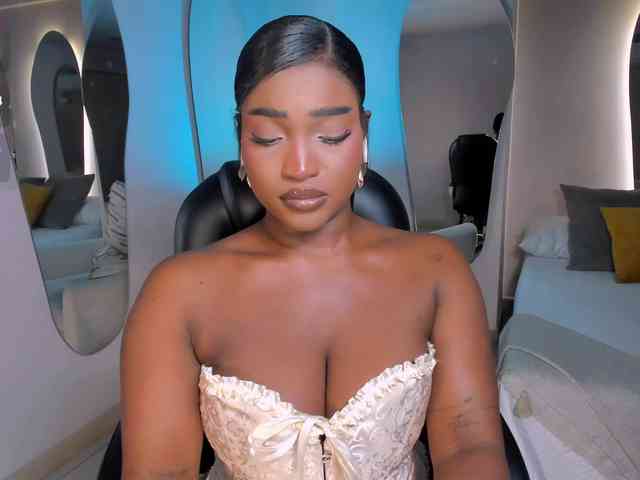 SavannahStorm Live Webcam on BongaCams