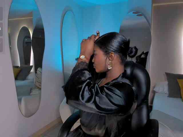 SavannahStorm Live Webcam on BongaCams