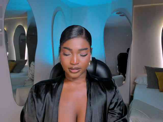 SavannahStorm Live Webcam on BongaCams