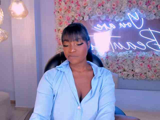 SavannahStorm Live Webcam on BongaCams