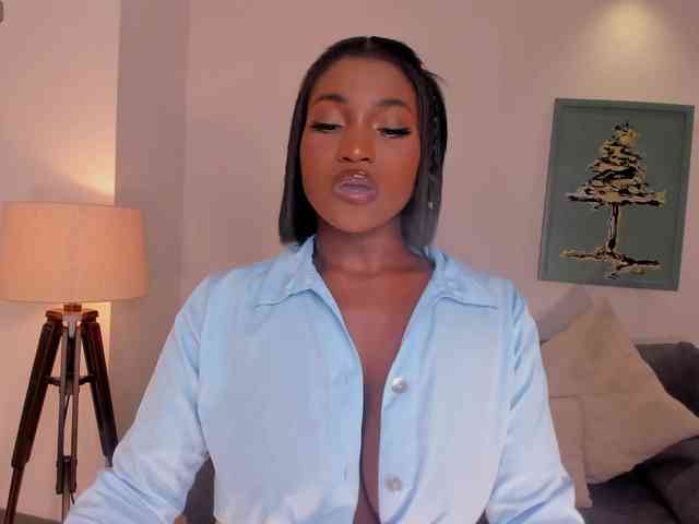 SavannahStorm Live Webcam on BongaCams