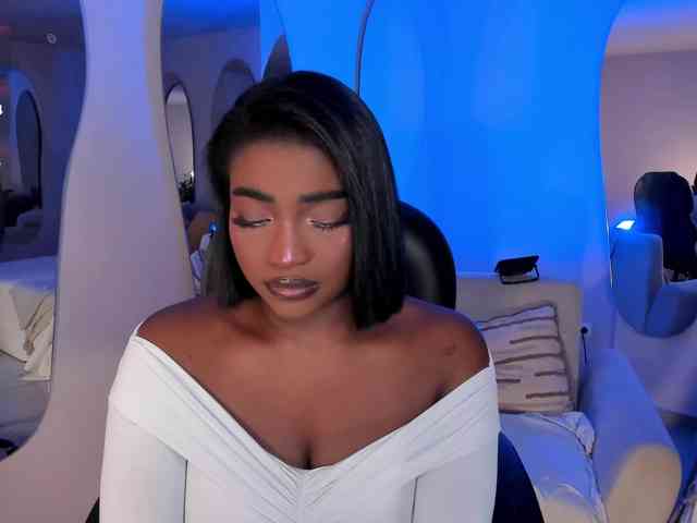 SavannahStorm Live Webcam on BongaCams