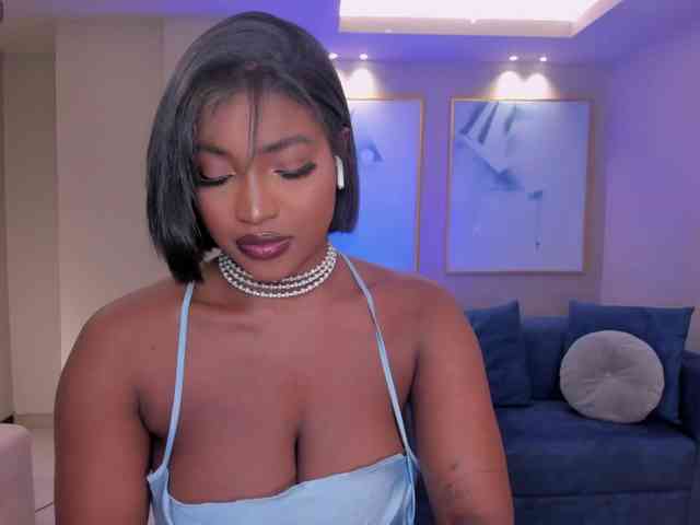 SavannahStorm Live Webcam on BongaCams