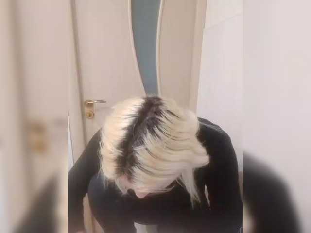 poliking's BongaCams show and profile