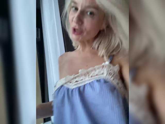 Sex chat gratuit in direct cu -Molly- pe BongaCams