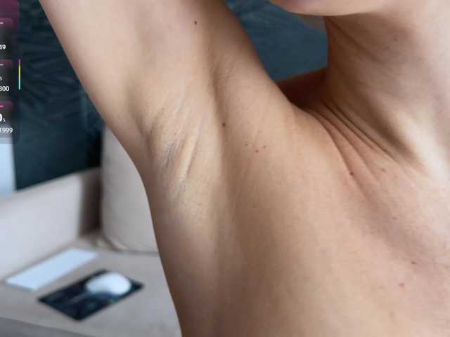 -Molly-'s BongaCams show and profile