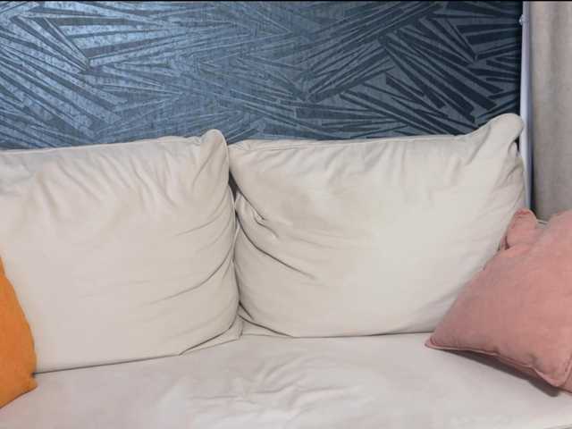 -Molly- from BongaCams