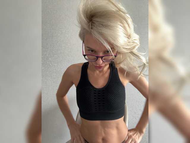 Sex chat gratuit in direct cu -Molly- pe BongaCams