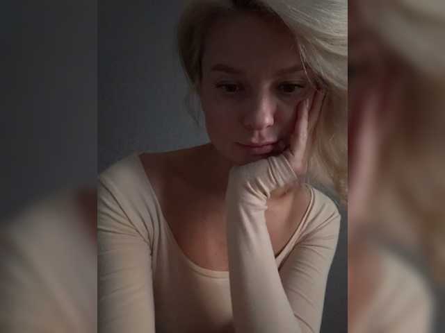 -Molly-'s BongaCams show and profile