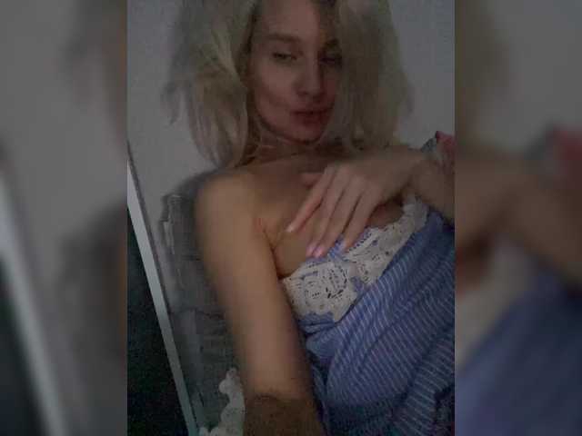 Sex chat gratuit in direct cu -Molly- pe BongaCams