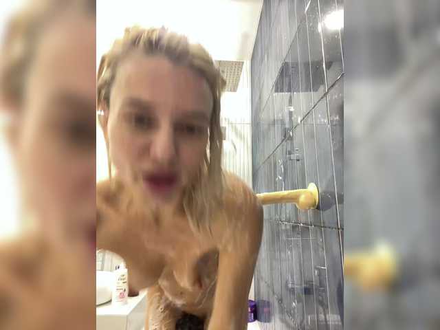 -Molly- from BongaCams is Freechat