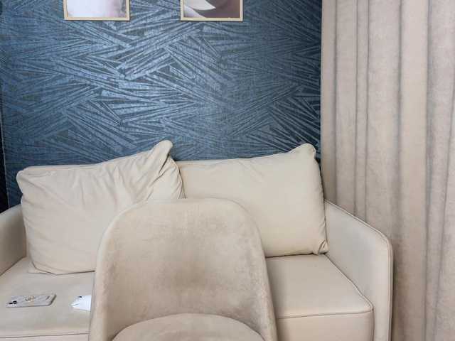 -Molly-'s BongaCams show and profile