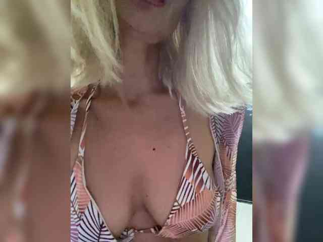 adult camming -Molly-