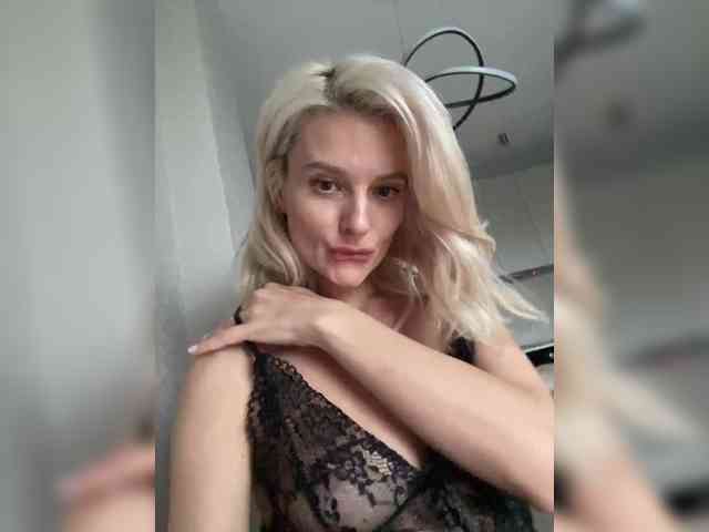 -Molly- webcam