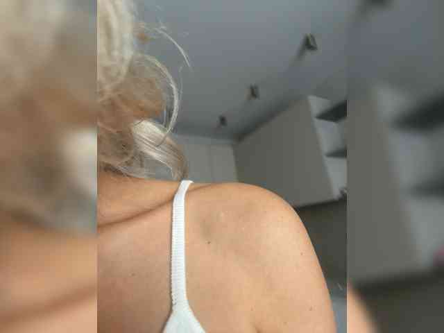 -Molly- Live Webcam on BongaCams