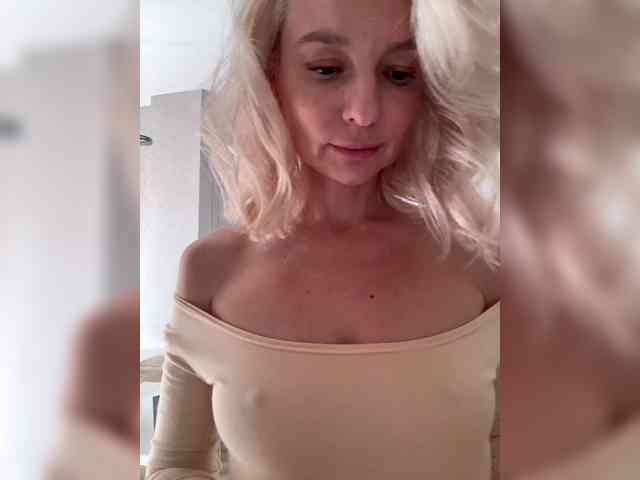live video porn -Molly-