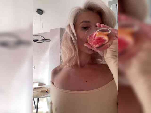 -Molly- webcam