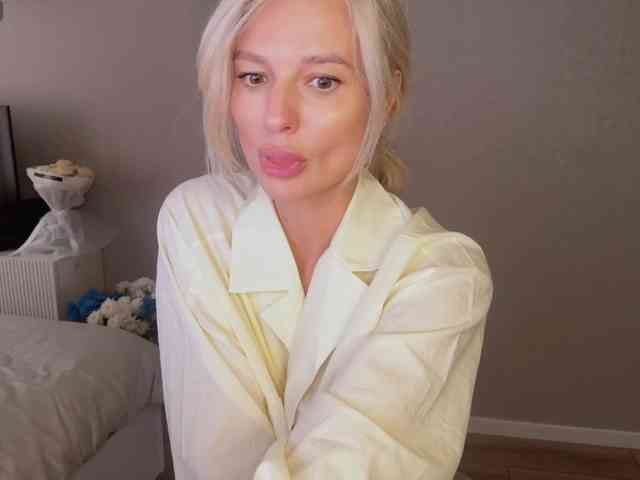 real web cam show -Molly-