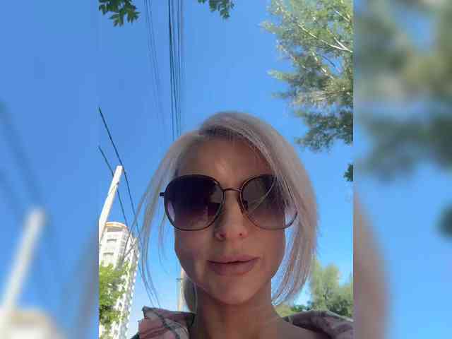 naked livechat -Molly-
