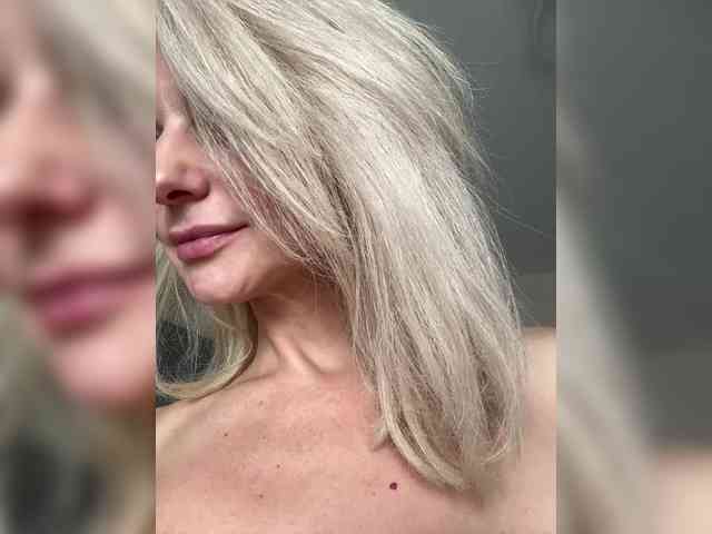 xxx videochat -Molly-