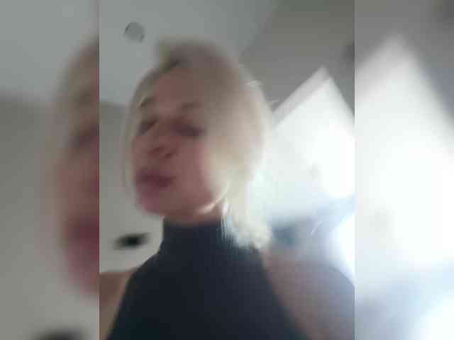-Molly- webcam