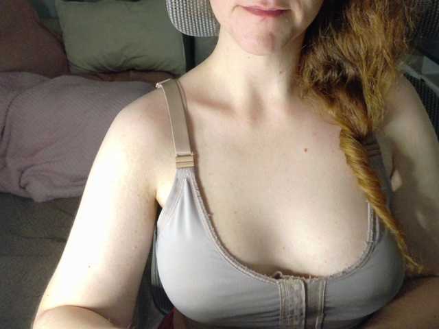 CreamyWoman's BongaCams show and profile
