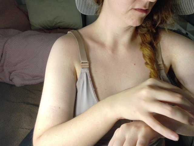 CreamyWoman's BongaCams show and profile