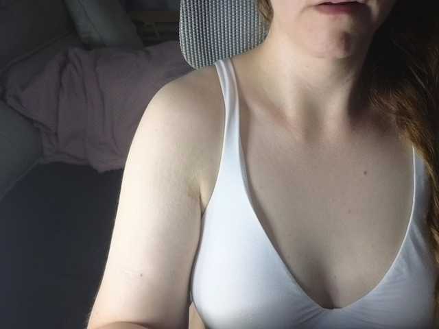 CreamyWoman's BongaCams show and profile