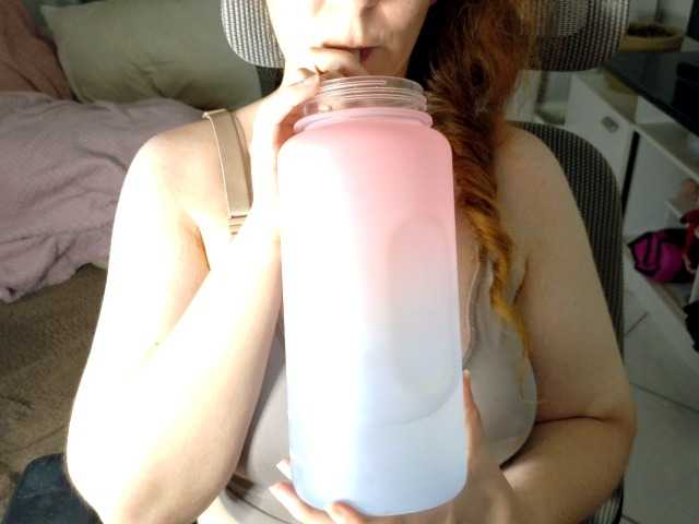 CreamyWoman's BongaCams show and profile