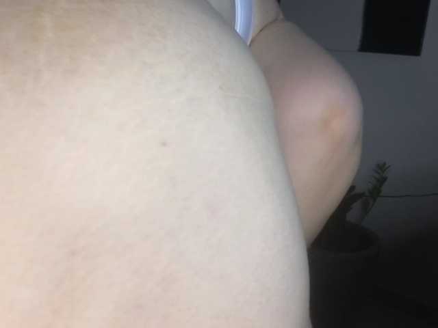 CreamyWoman's BongaCams show and profile