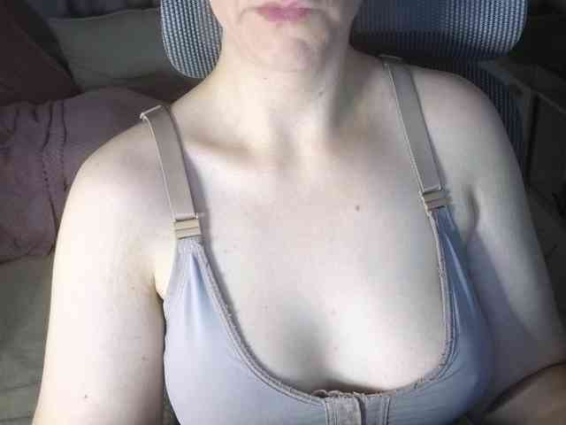 PassionateMommy webcam