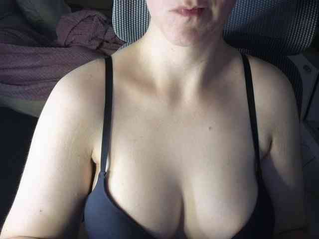 PassionateMommy webcam